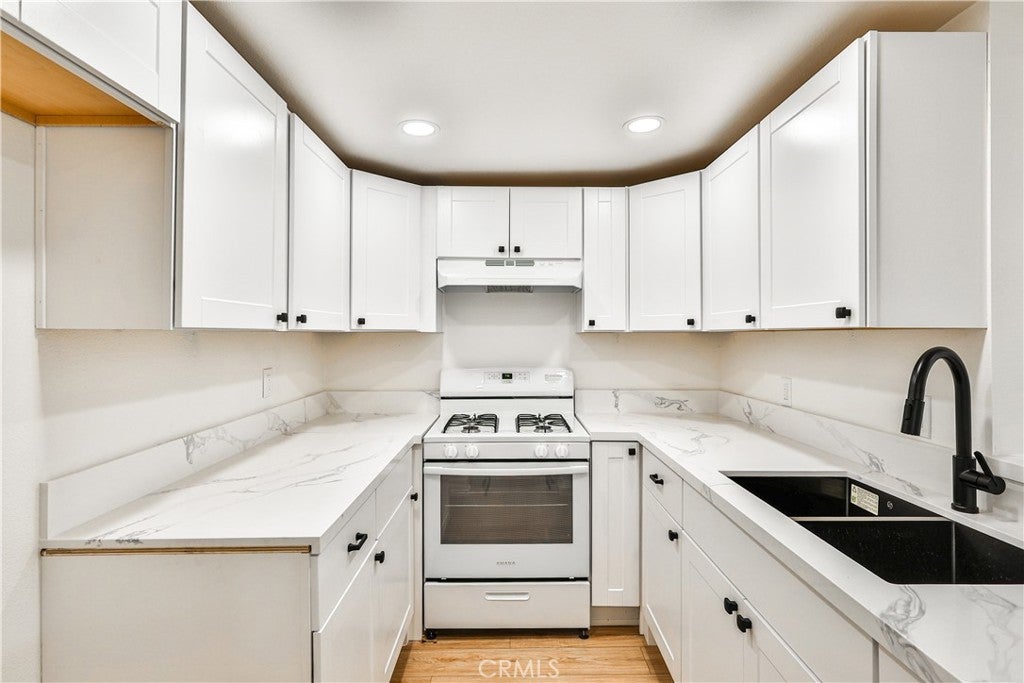 700 W 3rd A110
