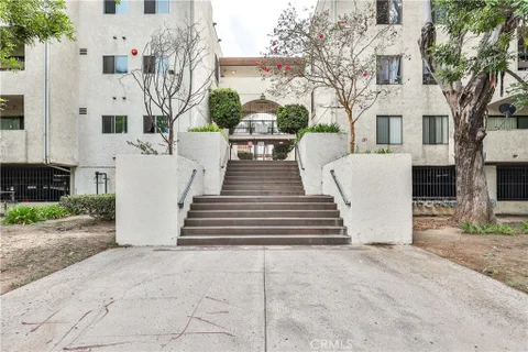 MLS: OC26204385