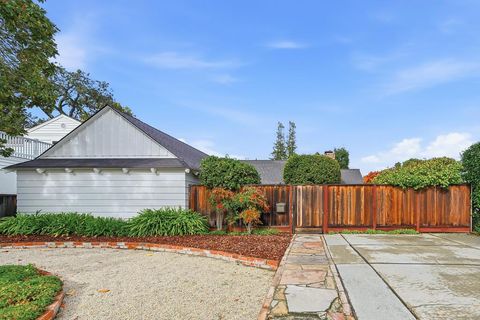 Photo of 20 Kent Place, Palo Alto, CA 94301 (MLS # ML82048736)