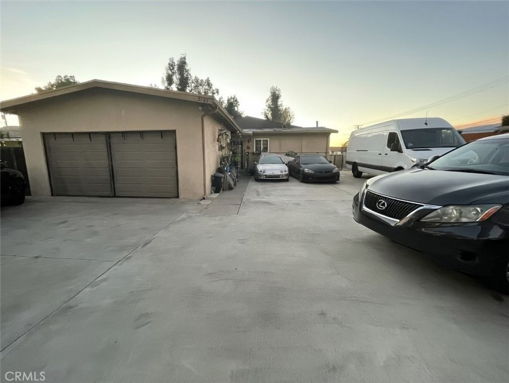 Photo of 5141 N Lyman Ave, Covina, CA 91724 (MLS # TR26010811)