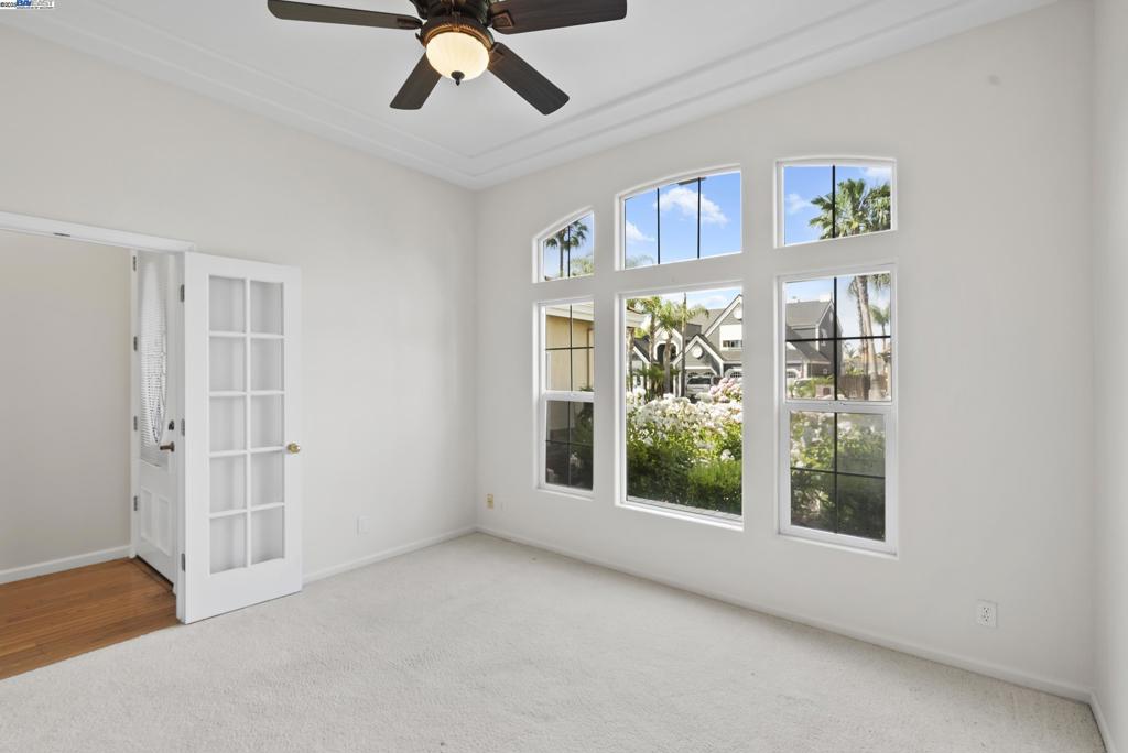 DISCOVERY BAY COUNTRY CLUB - Residential