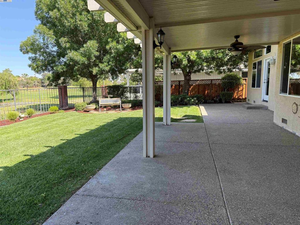 DISCOVERY BAY COUNTRY CLUB - Residential