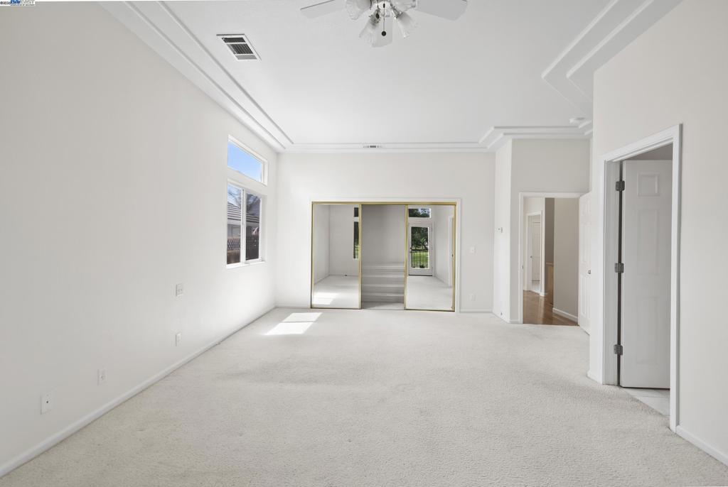 DISCOVERY BAY COUNTRY CLUB - Residential