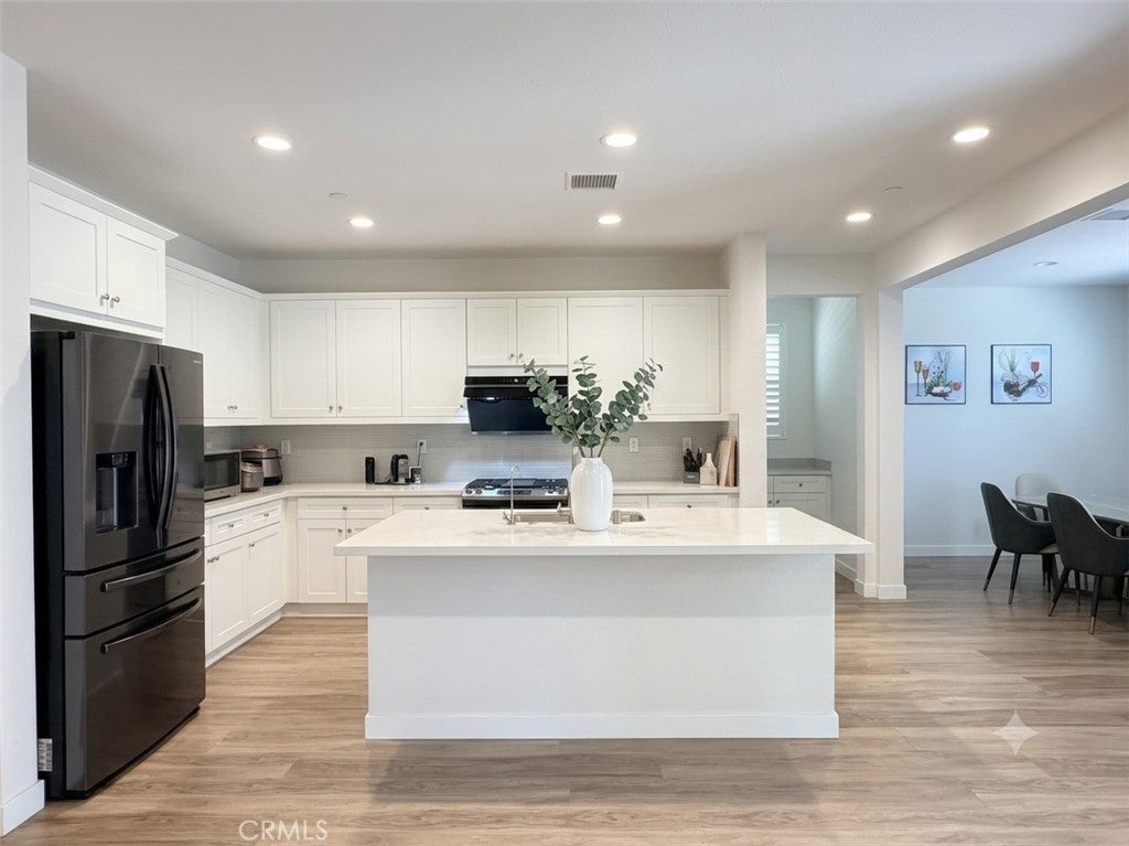 4722 S Cobblestone