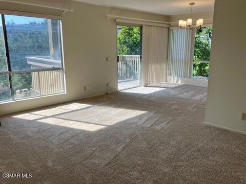 Photo of 254 Sequoia Court #37, Thousand Oaks, CA 91360 (MLS # 226002341)