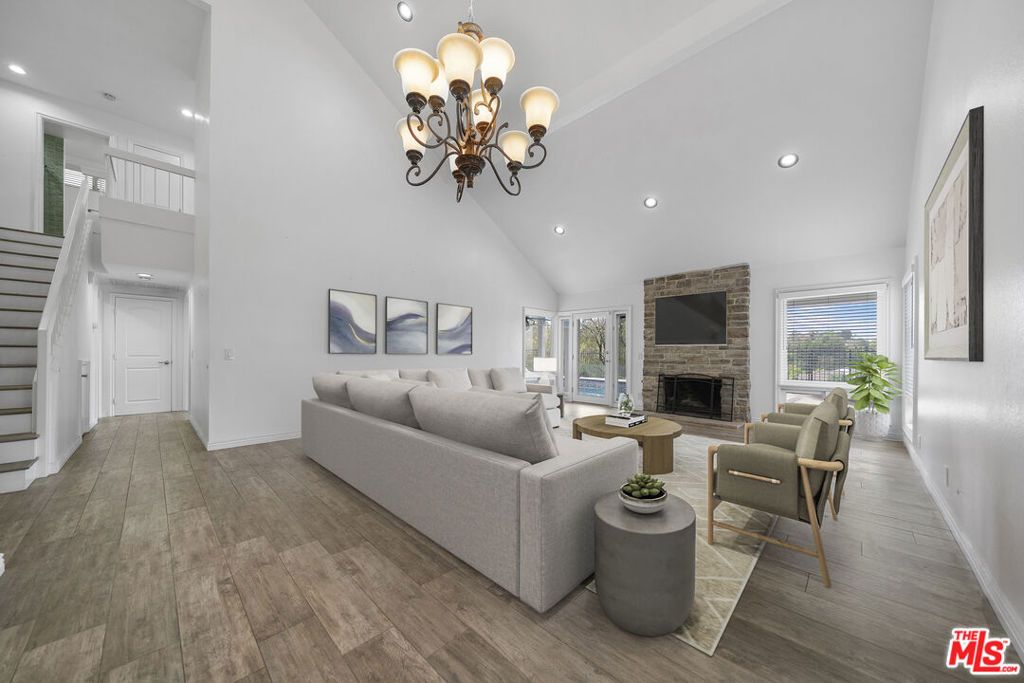Photo of 960 Calle Frondosa, San Dimas, CA 91773 (MLS # 25607867)