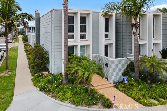 3949 Warner Avenue