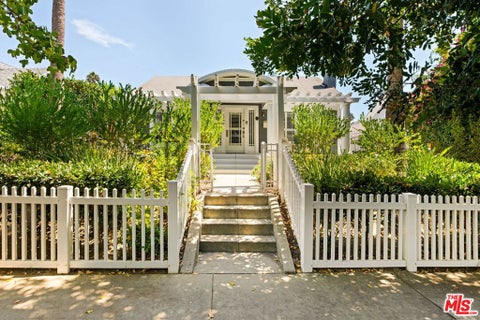 Photo of 1308 N Ogden Drive, West Hollywood, CA 90046 (MLS # 26850037)