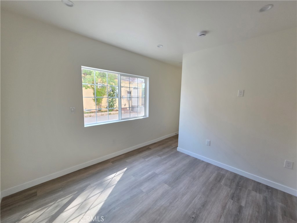 11572 1/4 Amboy Avenue