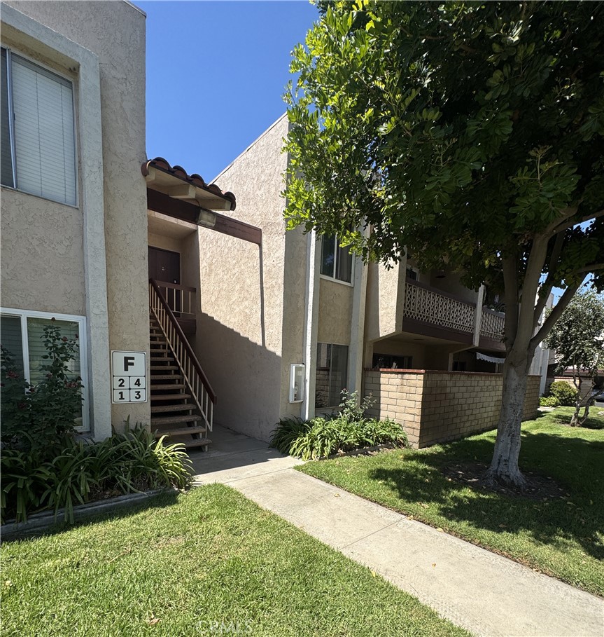 700 W La Veta Avenue F3