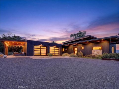 Photo of 3954 Silver Bar Rd, Mariposa, CA 95338 (MLS # MP26069238)