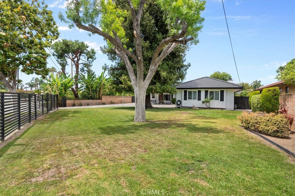 3047 E Virginia