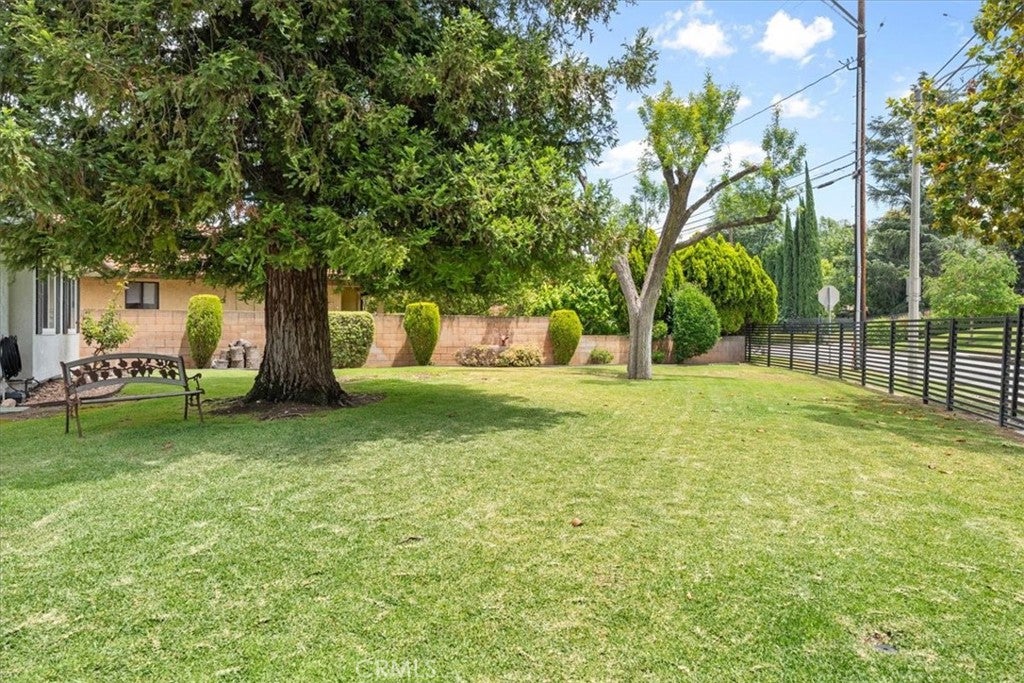 3047 E Virginia