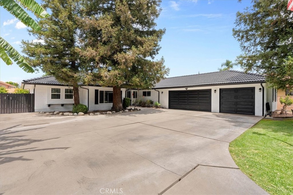 3047 E Virginia