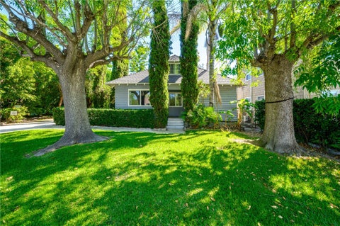 Photo of 892 S Marengo Ave, Pasadena, CA 91106 (MLS # AR26164327)