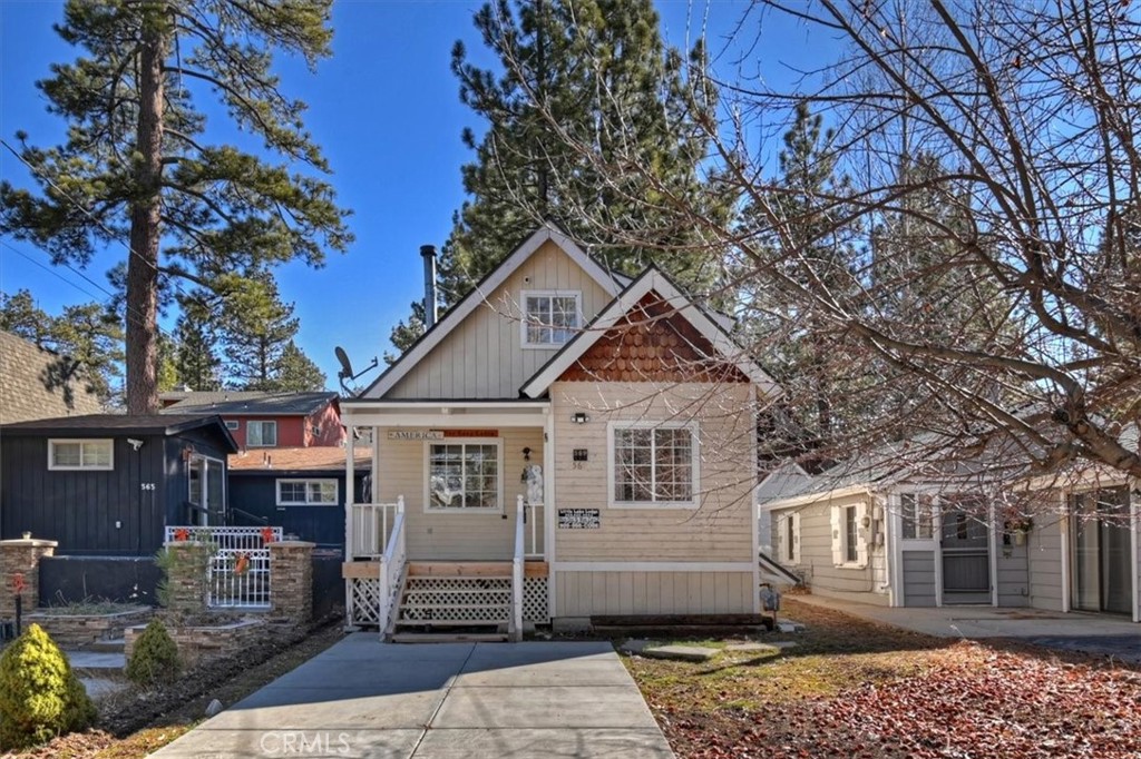 569 Lakewood