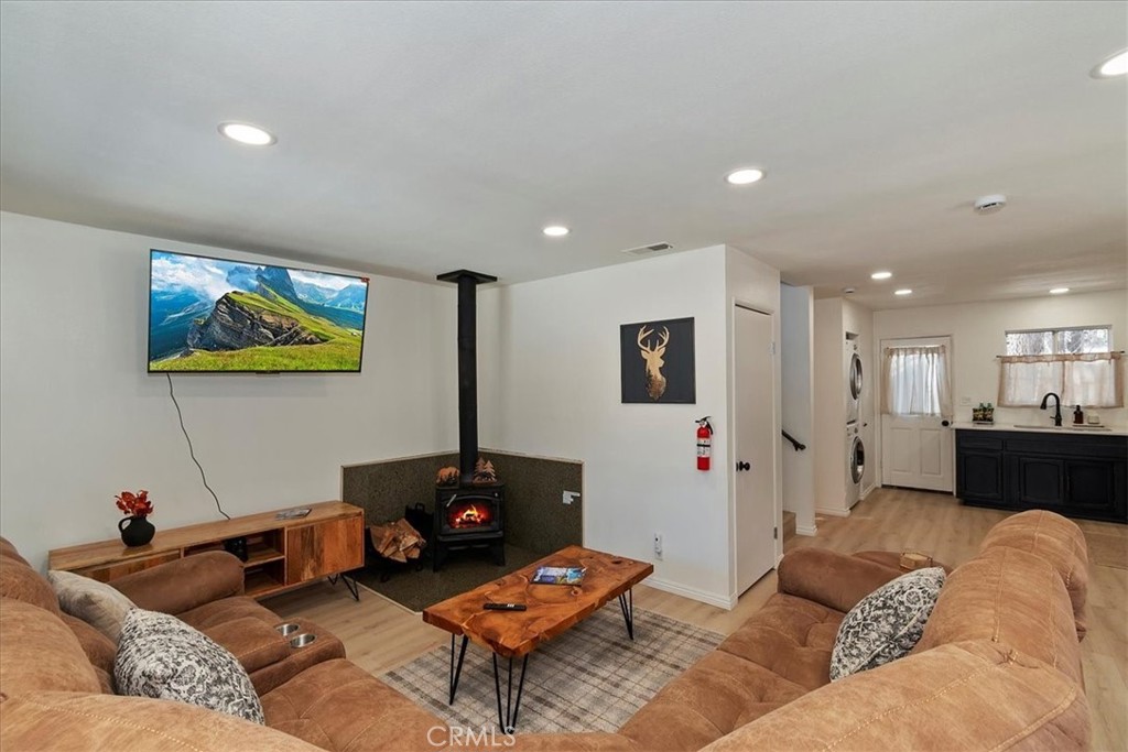 569 Lakewood