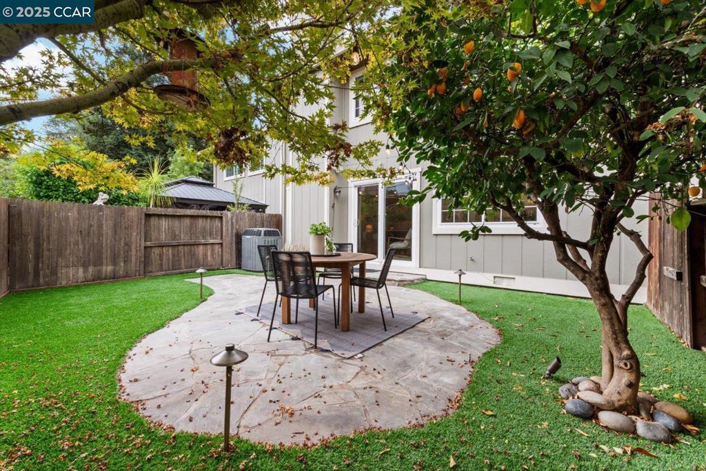 CRESTHILL - Residential