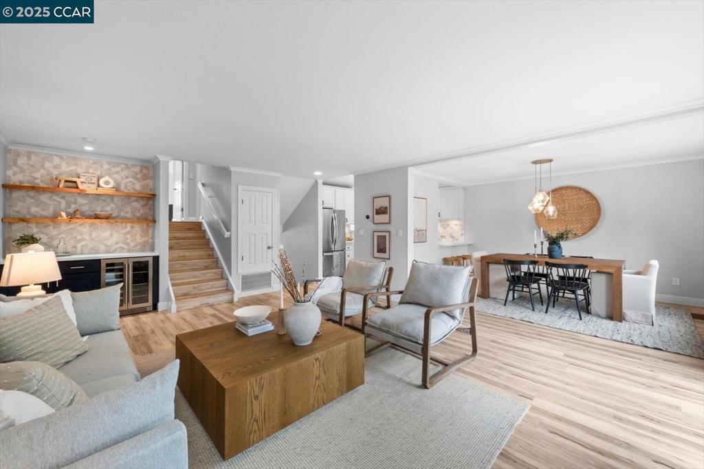 CRESTHILL - Residential