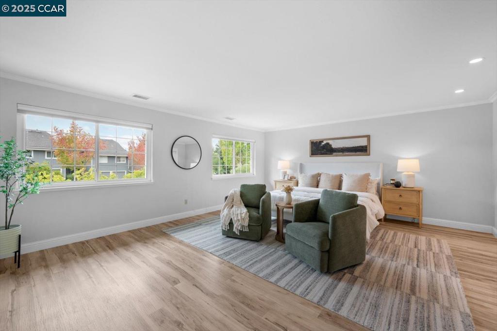 CRESTHILL - Residential