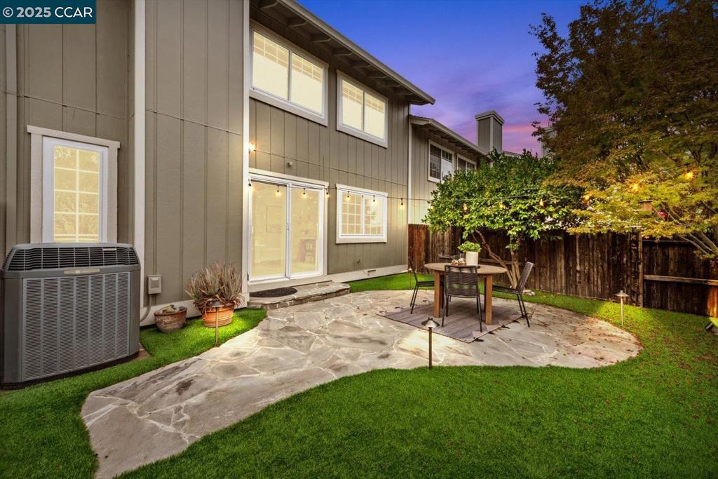 CRESTHILL - Residential