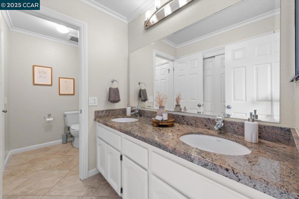 CRESTHILL - Residential