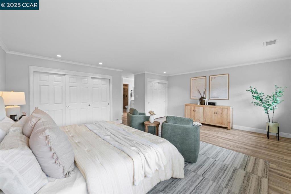 CRESTHILL - Residential