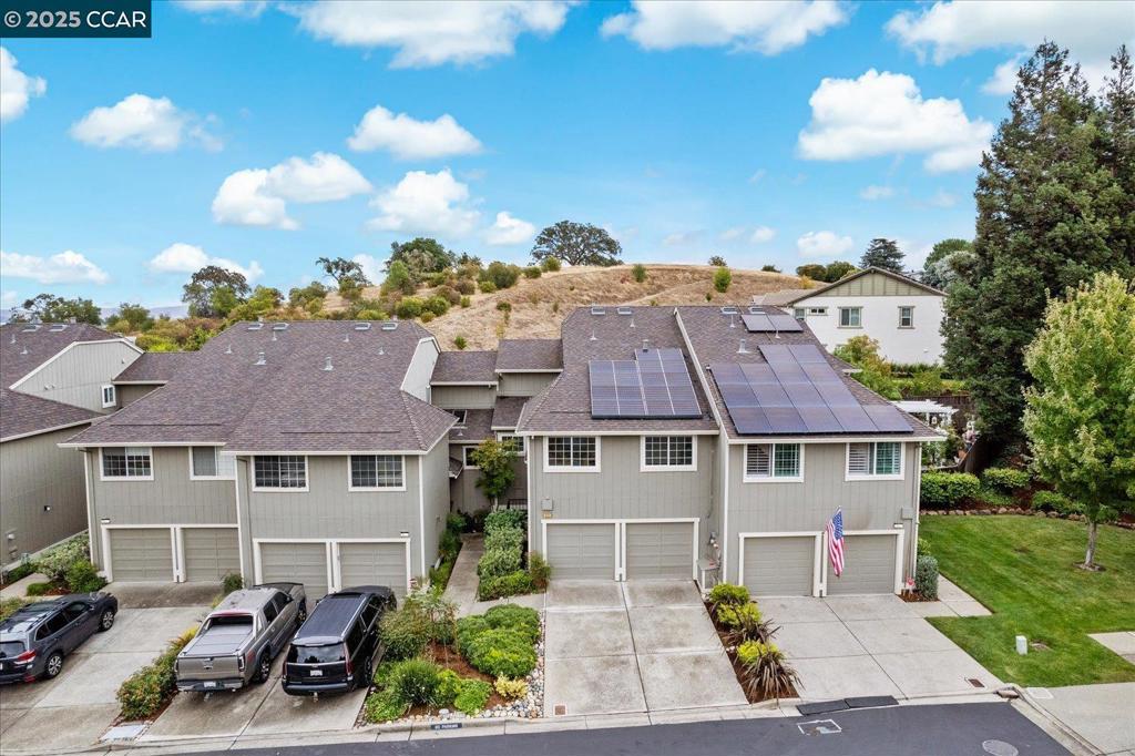 CRESTHILL - Residential