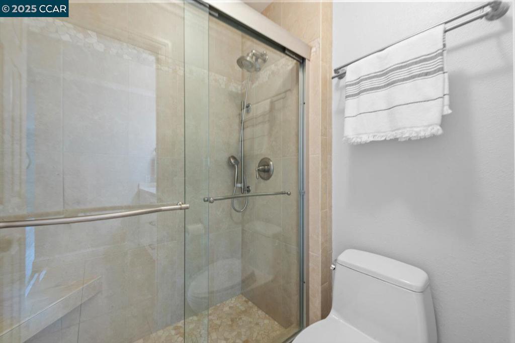 CRESTHILL - Residential