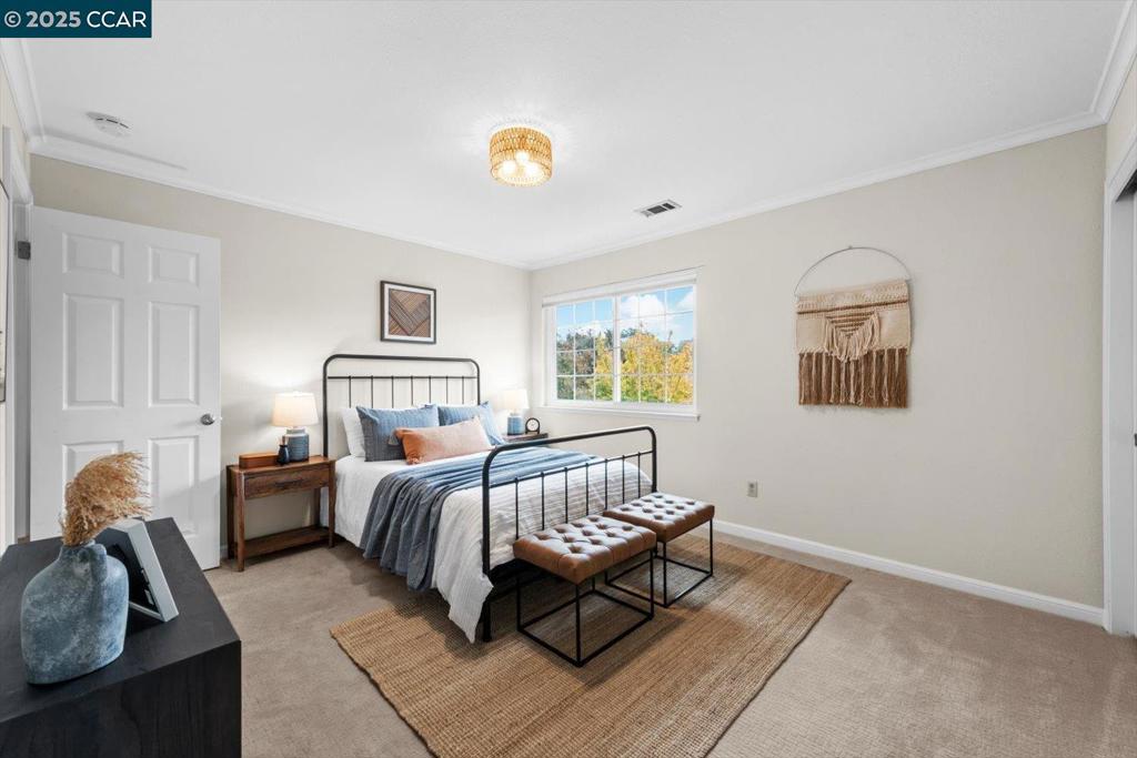 CRESTHILL - Residential