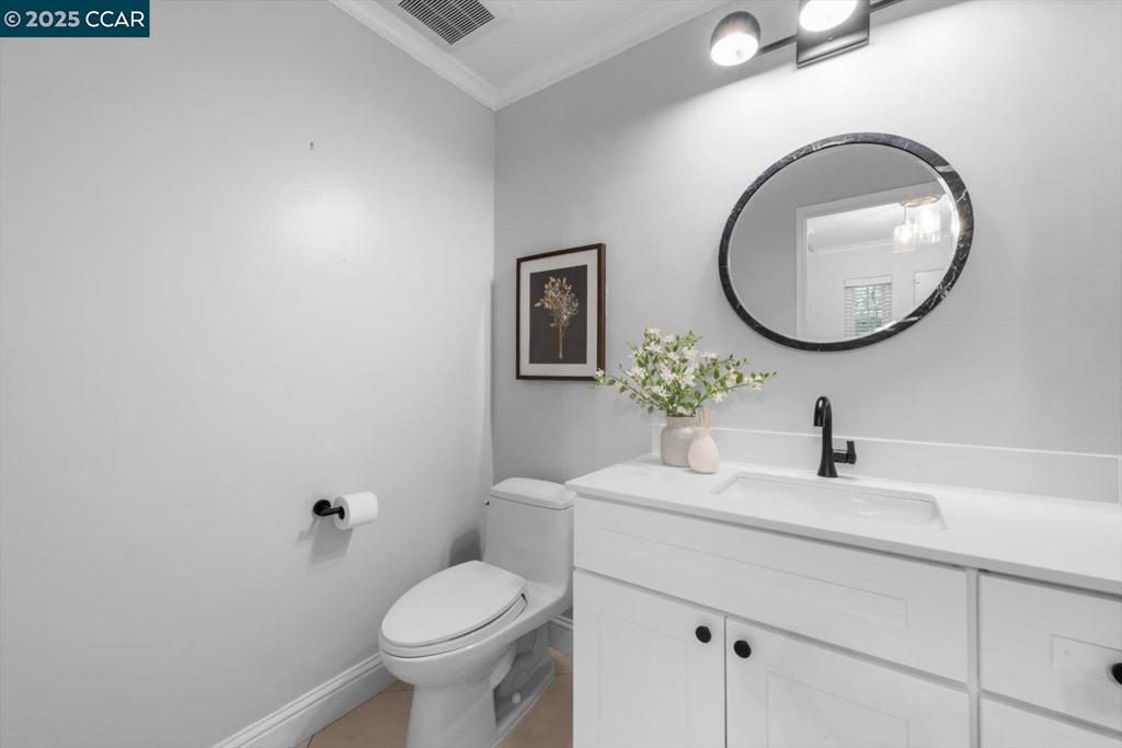 CRESTHILL - Residential