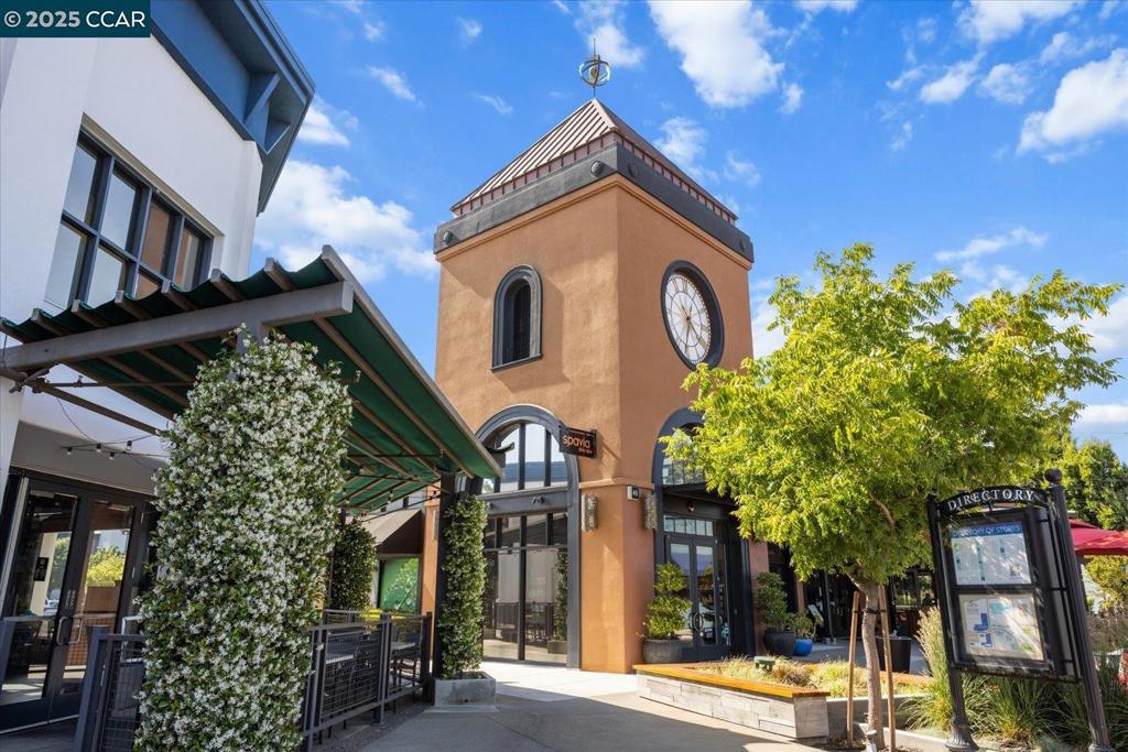 CRESTHILL - Residential