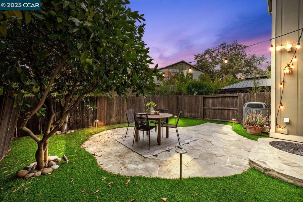 CRESTHILL - Residential