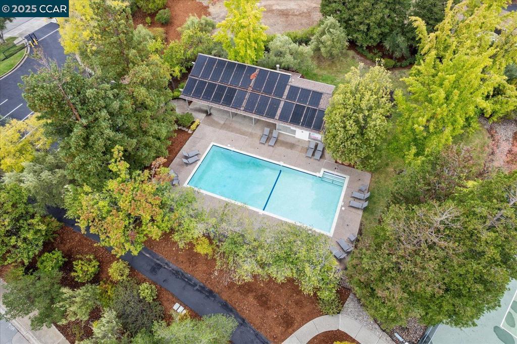 CRESTHILL - Residential