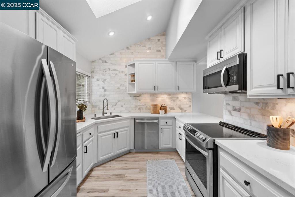 CRESTHILL - Residential