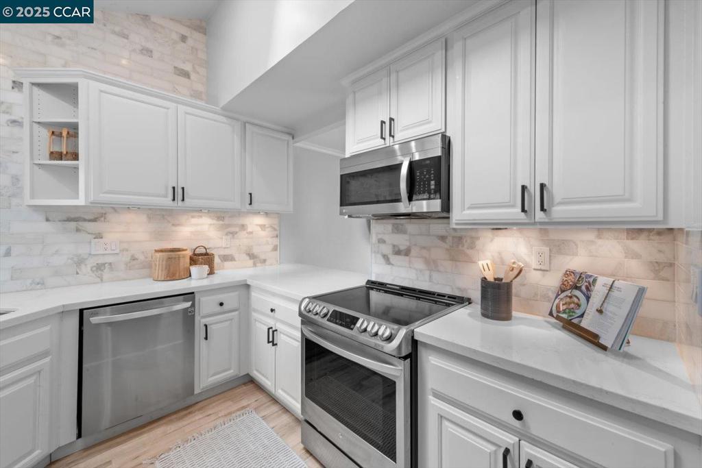 CRESTHILL - Residential