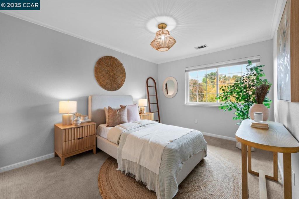 CRESTHILL - Residential