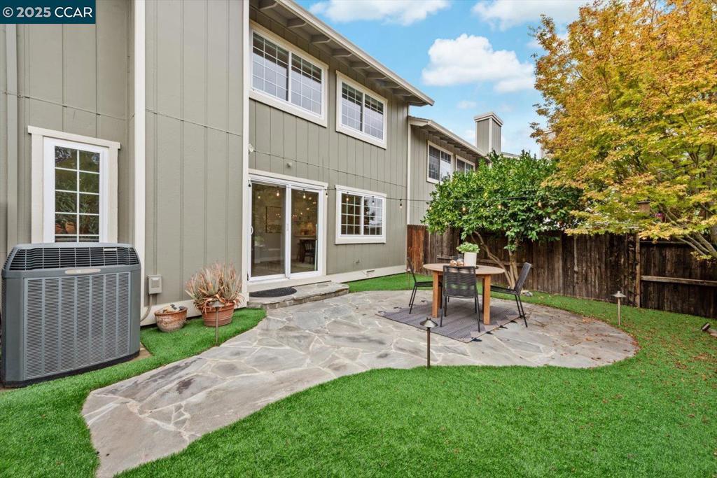 CRESTHILL - Residential