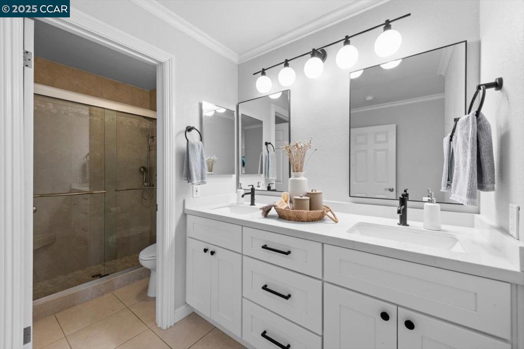 CRESTHILL - Residential