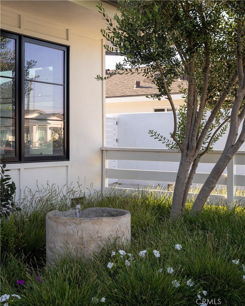 Photo of 259 E 21st Street, Costa Mesa, CA 92627 (MLS # NP26230733)