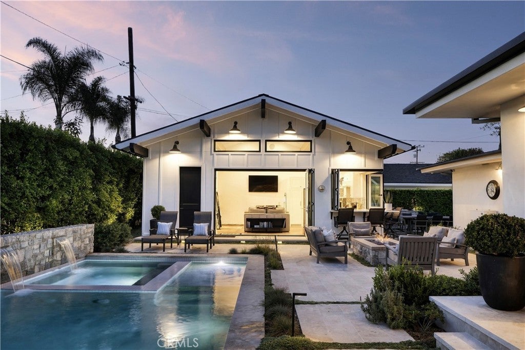 Photo of 259 E 21st Street, Costa Mesa, CA 92627 (MLS # NP26230733)