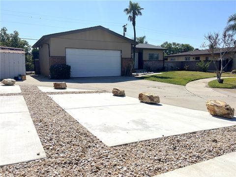 Photo of 1579 N Clfford Avenue, Rialto, CA 92376 (MLS # IG26100543)
