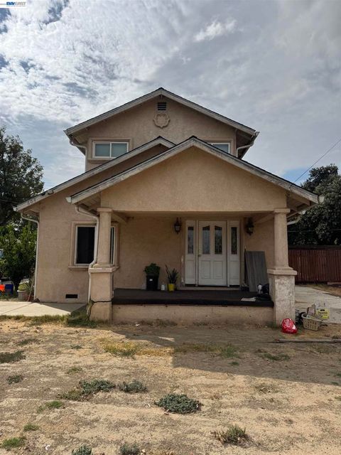 Photo of 604 604 Sunset avenue Ave, Modesto, CA 95351 (MLS # 41124772)