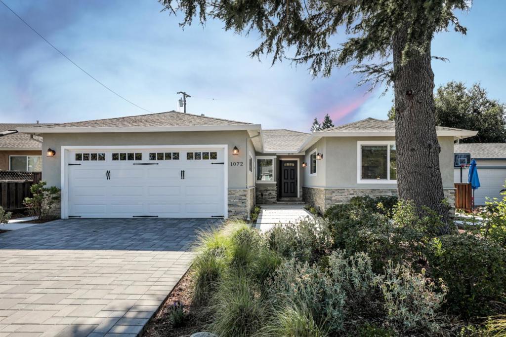 LIKE NEW! Extensively renovated in 2018 from top to bottom, this turn key one-level home offers 3bed/2bath PLUS large office/family room (can be converted to 4th bedroom). As you enter the great room, you are greeted with white oak hardwood floors and an abundance of natural light cascading through numerous windows. Large Calcatta marble-style quartzite island takes the center stage of the open concept kitchen. Chef's kitchen features slow-close drawers, premium stainless steel appliances. Primary bedroom suite has a French door to the rear yard; ensuite Carrara marble bath features a dual-sink vanity and frameless glass shower with ceiling rainspout. Backyard is tastefully landscaped and is perfect for outdoor entertainment & relaxation. Located at the end of a cul-de-sac; just blocks to excellent schools, parks, and downtown amenities. Google is only 4 miles.
