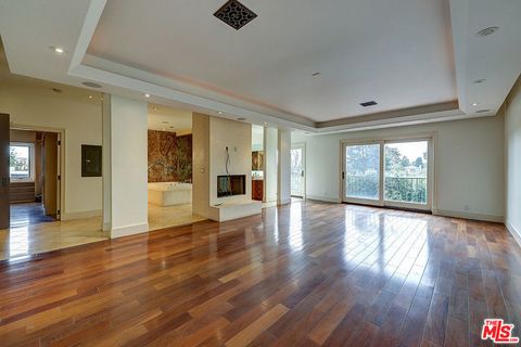 Tiny photo for 209 S Anita Avenue, Los Angeles, CA 90049 (MLS # 25575103)