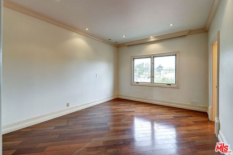 Tiny photo for 209 S Anita Avenue, Los Angeles, CA 90049 (MLS # 25575103)