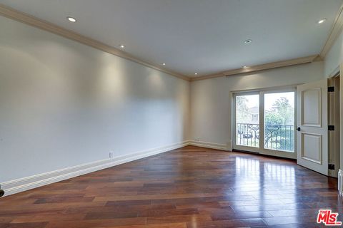 Tiny photo for 209 S Anita Avenue, Los Angeles, CA 90049 (MLS # 25575103)