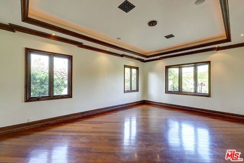 Tiny photo for 209 S Anita Avenue, Los Angeles, CA 90049 (MLS # 25575103)
