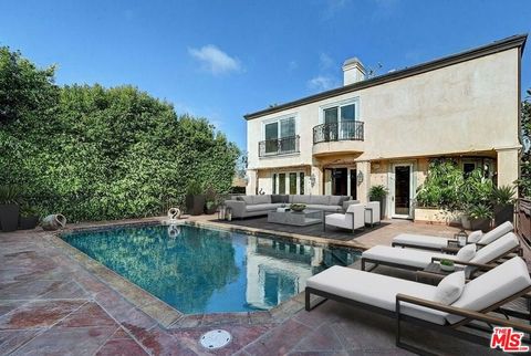 Tiny photo for 209 S Anita Avenue, Los Angeles, CA 90049 (MLS # 25575103)