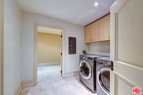 Tiny photo for 209 S Anita Avenue, Los Angeles, CA 90049 (MLS # 25575103)